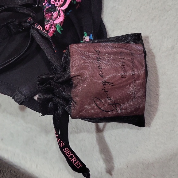 Victoria's Secret Sexy Little Things Bra - Picture 16 of 16